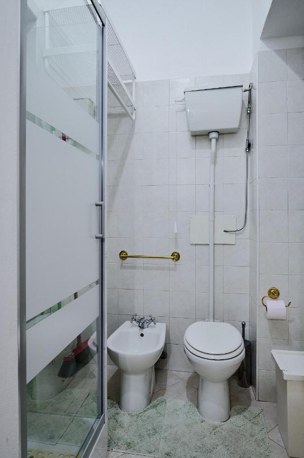 Xenia Apartments - Elegant Flat In The Center Of Milan Exterior photo